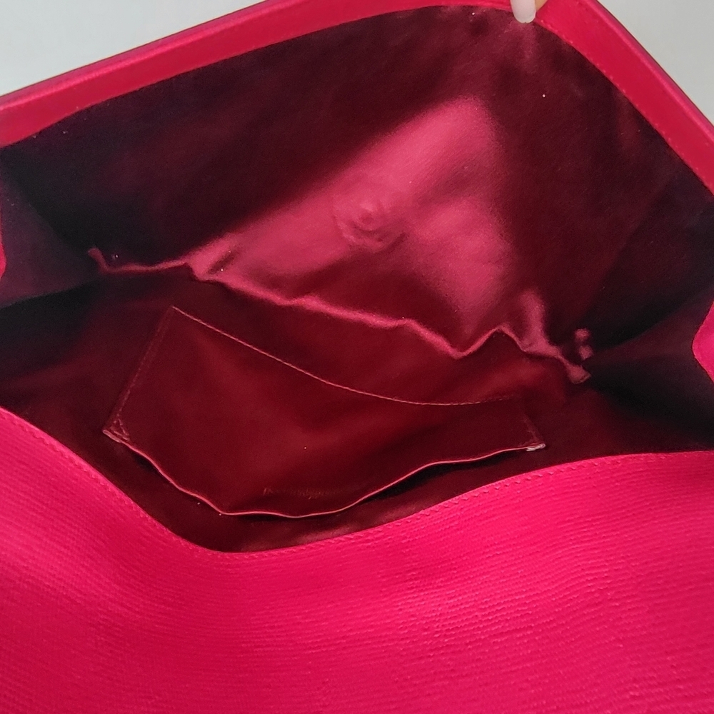 YVES  SAINT LAURENTCalfskin Classic Y Ligne Clutch Fuchsia..Authentic... - Picture 9 of 16